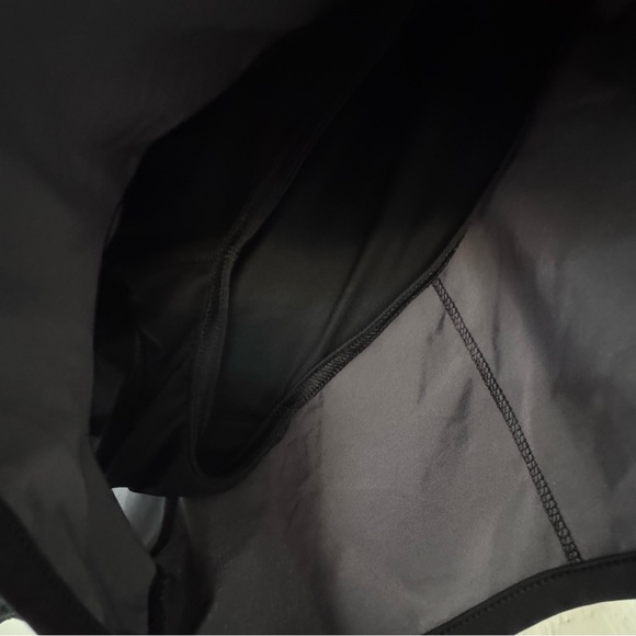 Lululemon Speed Short 2 1/2" Flossy Dark Carbon Black/Black Size 6 - Picture 3 of 5